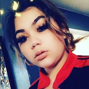 Meet your Posher, Alexandra